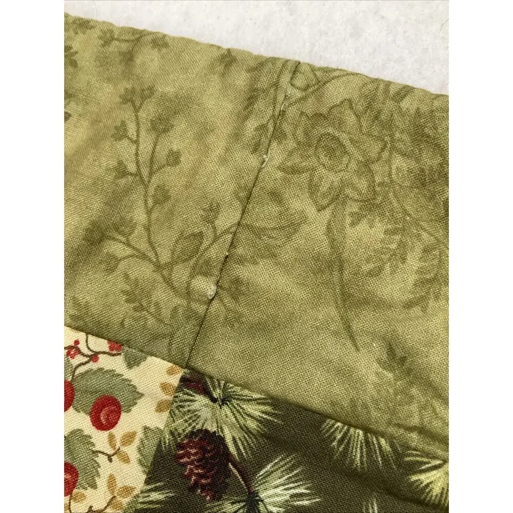 Handcrafted Machine Quilted REVERSIBLE TABLE RUNNER Fall Autumn Winter Pinecone